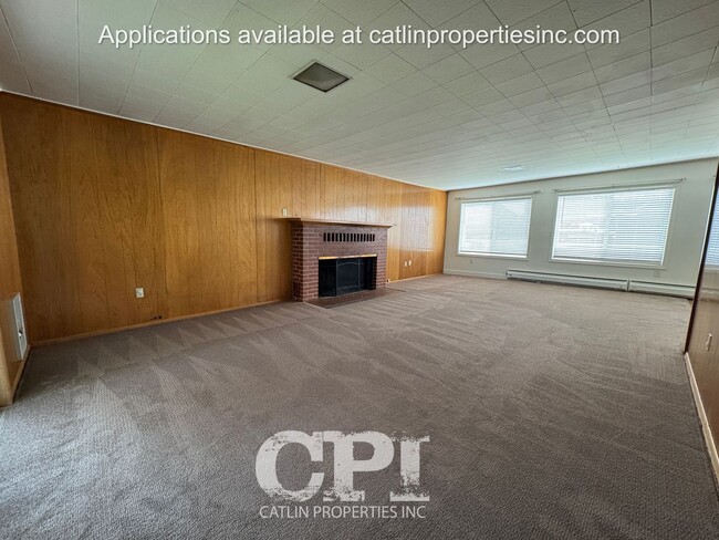 Building Photo - 532 Davidson Avenue