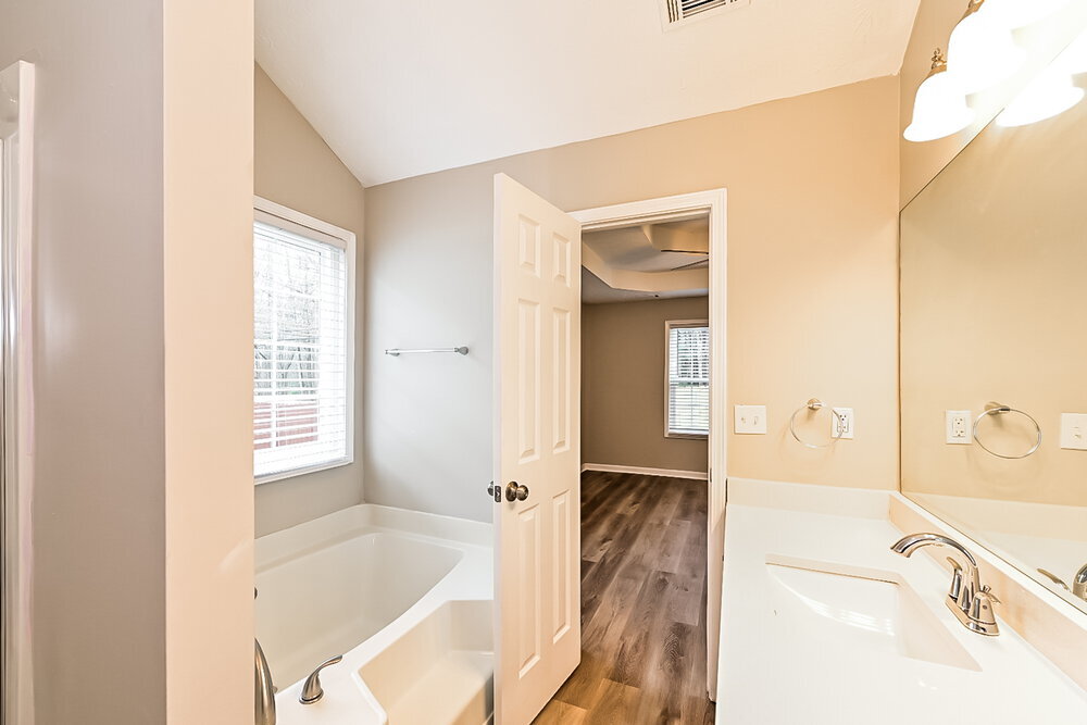 Building Photo - 125 Gingerbread Pl