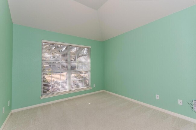 Building Photo - 15808 Chatham Wood Dr