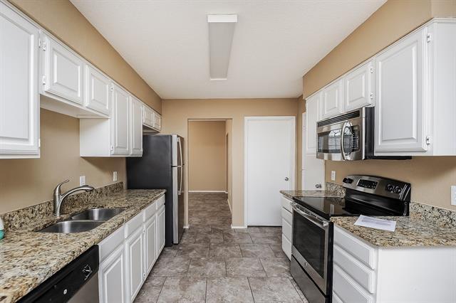 Building Photo - 645 Lemon Dr