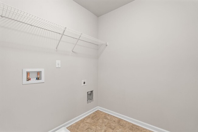 Building Photo - 3 Bedroom Townhome in Jonesboro!