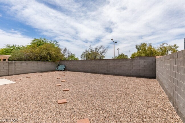 Building Photo - 10959 Pumpkin Ridge Ave