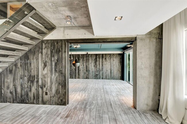 Building Photo - 1749 NE Miami Ct