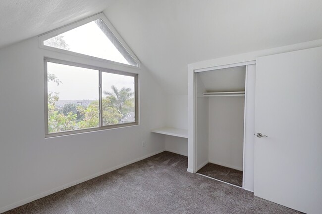 Building Photo - San Carlos West 2story with Canyon Views 5...