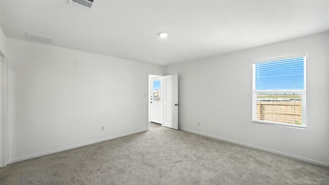 Building Photo - 764 Horsetail Ln