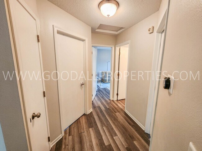 Building Photo - Updated 3 Bedroom Home in Waukee