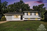 Building Photo - 806 SW Lea Dr