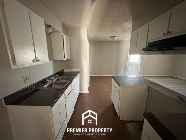 Building Photo - Charming 3BR Memphis Home with Garage, Open Kitchen & Fenced Backyard