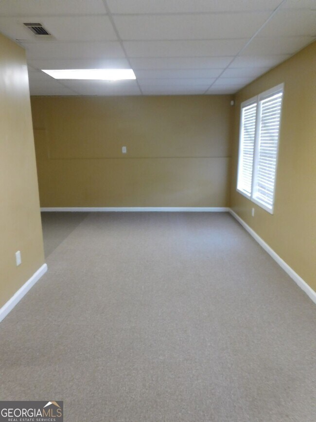 Building Photo - 566 Pond Lillies Rd SE