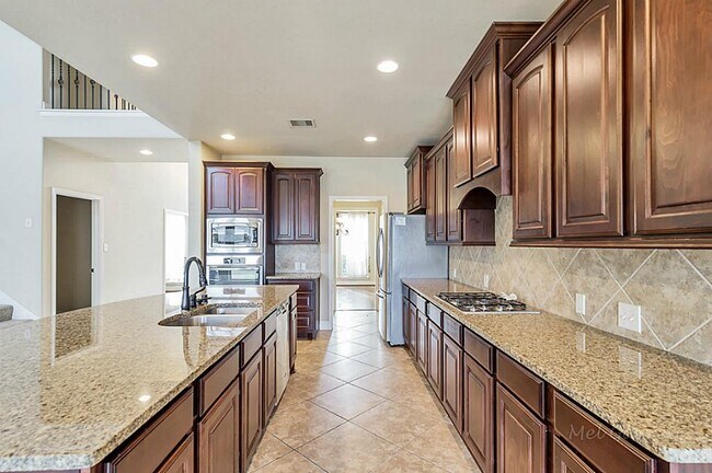 Building Photo - 28810 Davenport Dr