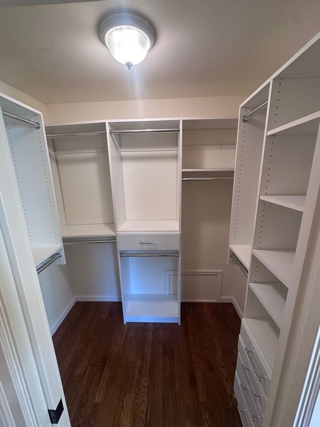 Building Photo - 115 Aster Rd