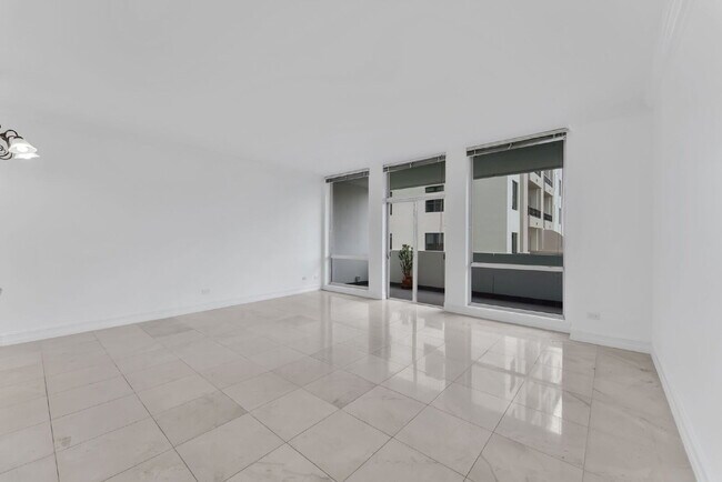 Building Photo - UTILITIES INCLUDED | Low Move-In | 1-Bedroom in Coral Gables w/ Parking