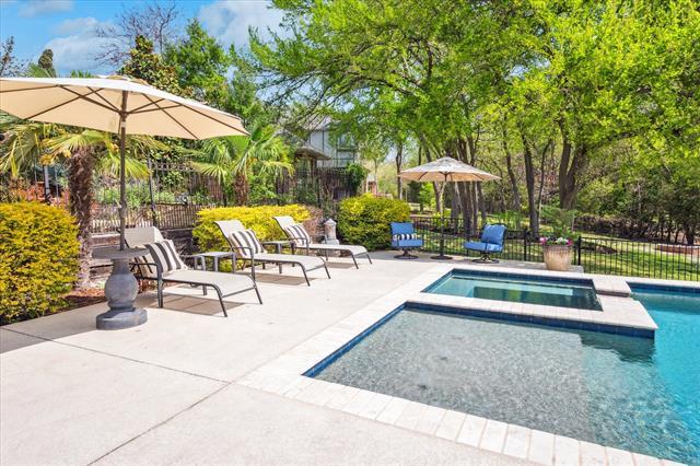 Building Photo - 2008 Sleepy Hollow Ln