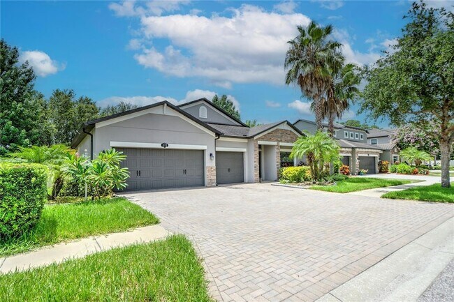 Building Photo - 1122 Oakcrest Dr