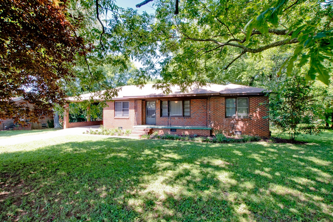 Building Photo - 705 Jordan Ln NW