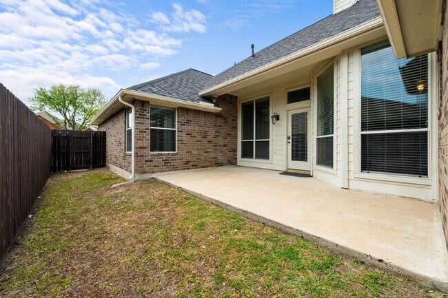 Building Photo - 3205 Hamlett Ln