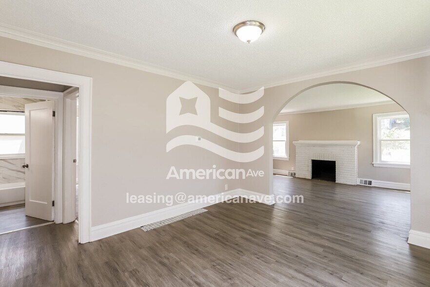 Building Photo - 1812 E 67th St
