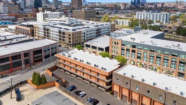 Building Photo - 437 Monroe Ave