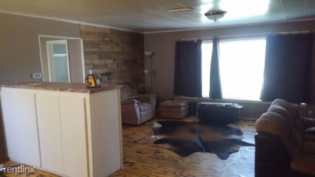 Building Photo - 3 br, 2 bath House - 499 cr 1199