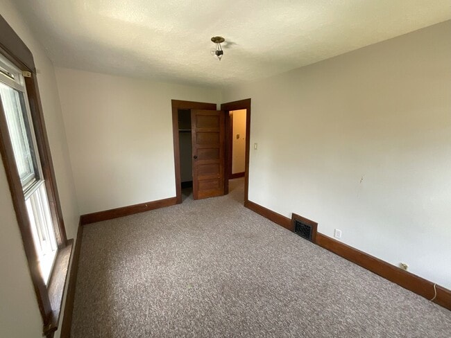 Building Photo - One Bedroom, Upstairs Duplex