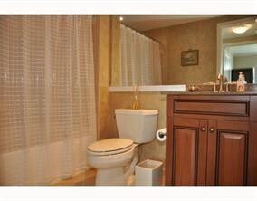 Building Photo - 347 N New River Dr E