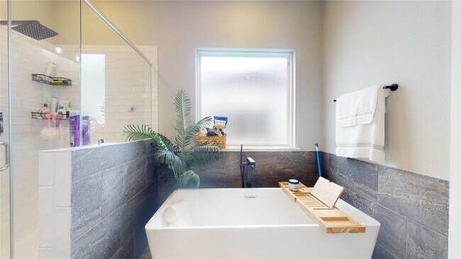 Building Photo - 8439 Berry Brush Ln