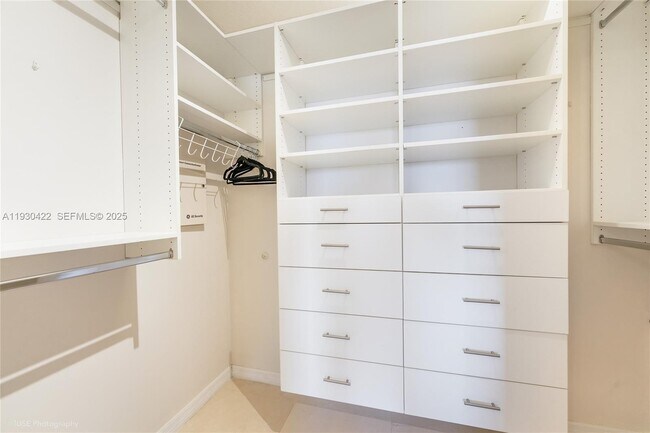 Building Photo - 16699 Collins Ave