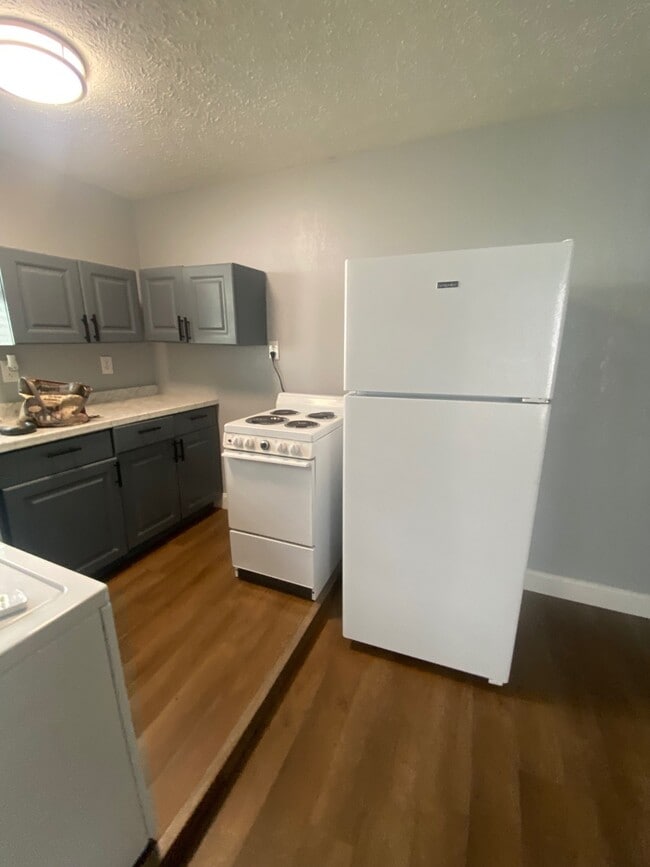 Building Photo - 27103 Frampton Ave