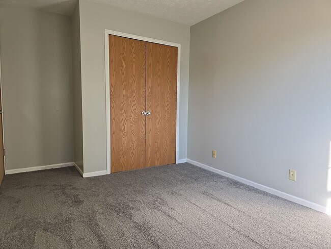 Building Photo - Comfort Meets Convenience in Woodburn