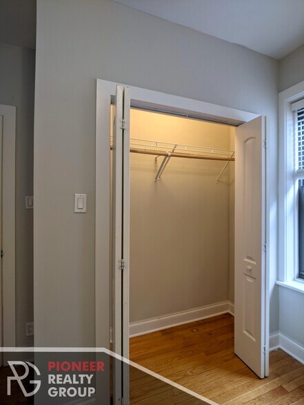 Building Photo - 4032 N Ashland Ave