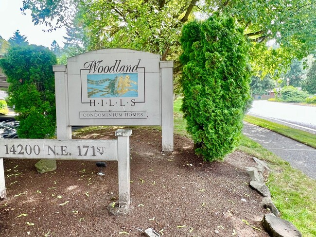Building Photo - Woodinville ~ Woodland Hills Condo