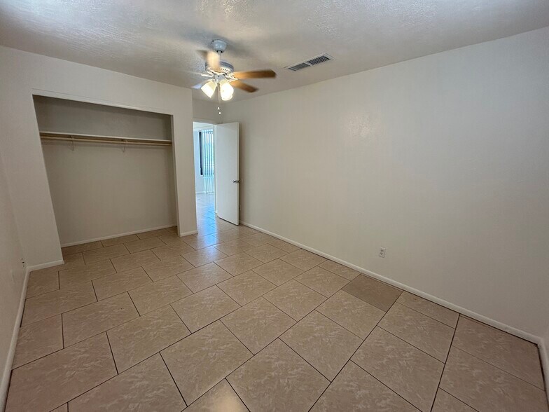 Building Photo - 8014 W Osborn Rd