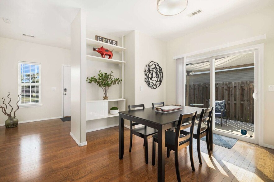 Building Photo - 4522 W Sweetgum Ln