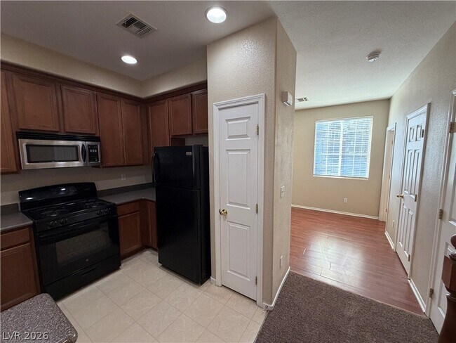 Building Photo - 9936 Fountain Walk Ave