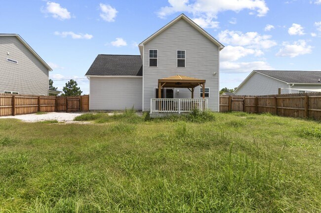 Building Photo - 318 Holbrook Ln