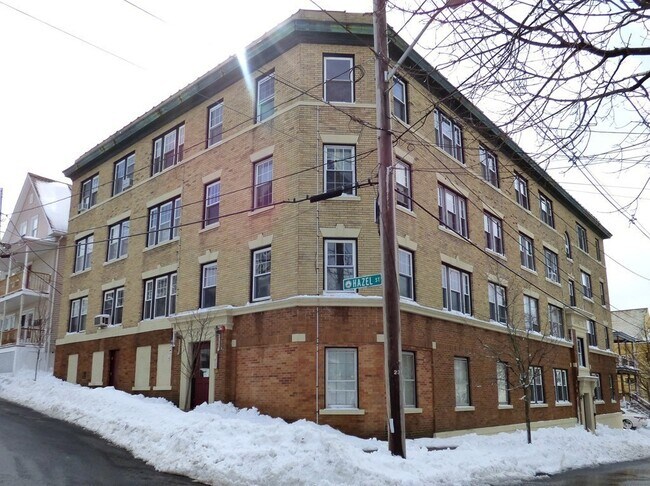 Building Photo - 25 Roslyn St