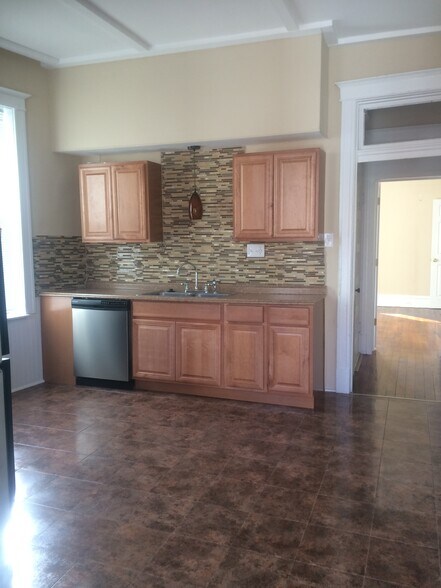 kitchen - 2668 Nebraska Ave