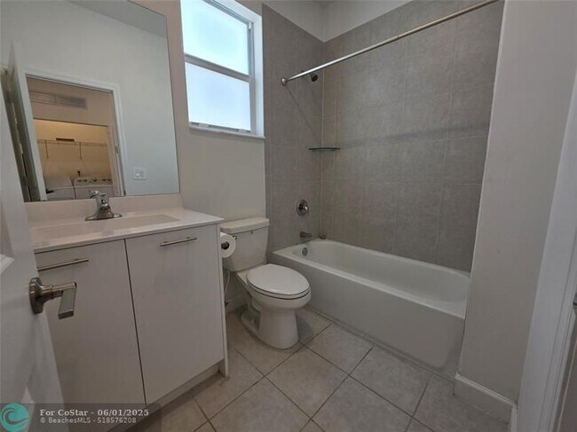Building Photo - 2420 NW 131st Cir