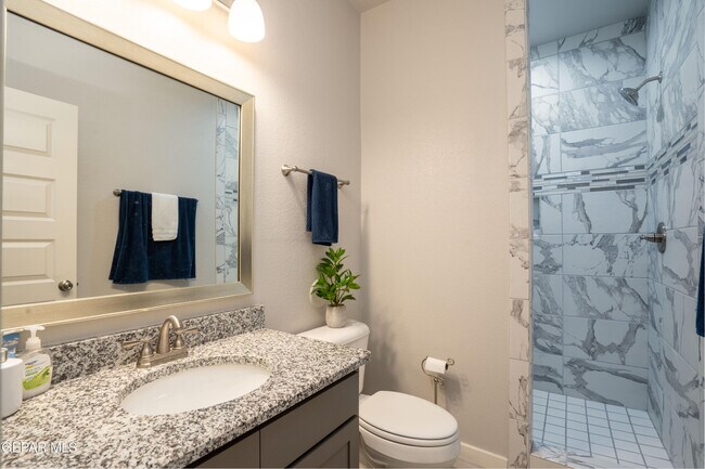 Building Photo - 252 Emerald Sun Dr