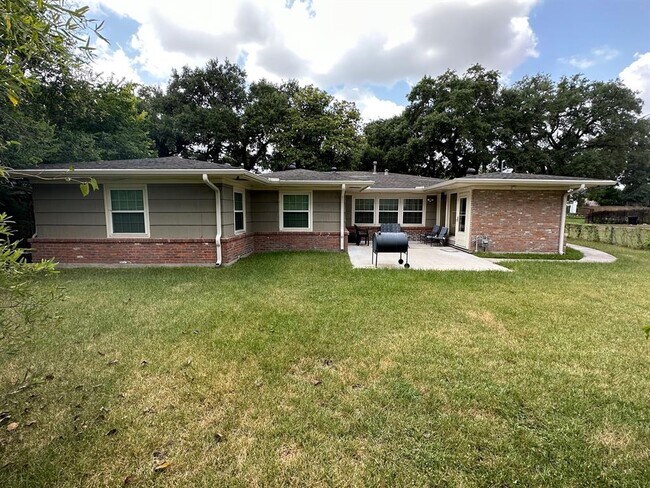 Building Photo - 5419 Blythewood St