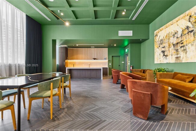 Building Photo - 11 NE 6th St