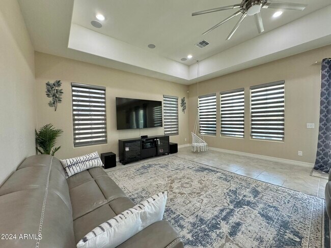 Building Photo - 3453 E Aloe Dr