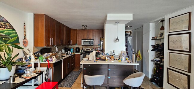 Building Photo - UPTOWN - GREAT 1BD/1BTH CONDO FOR RENT!
