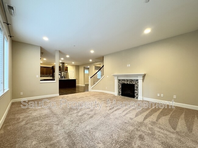 Building Photo - 11877 NW Cedar Ct