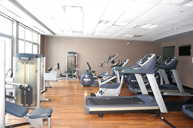 Building Photo - 10-40 Nouvelle Way