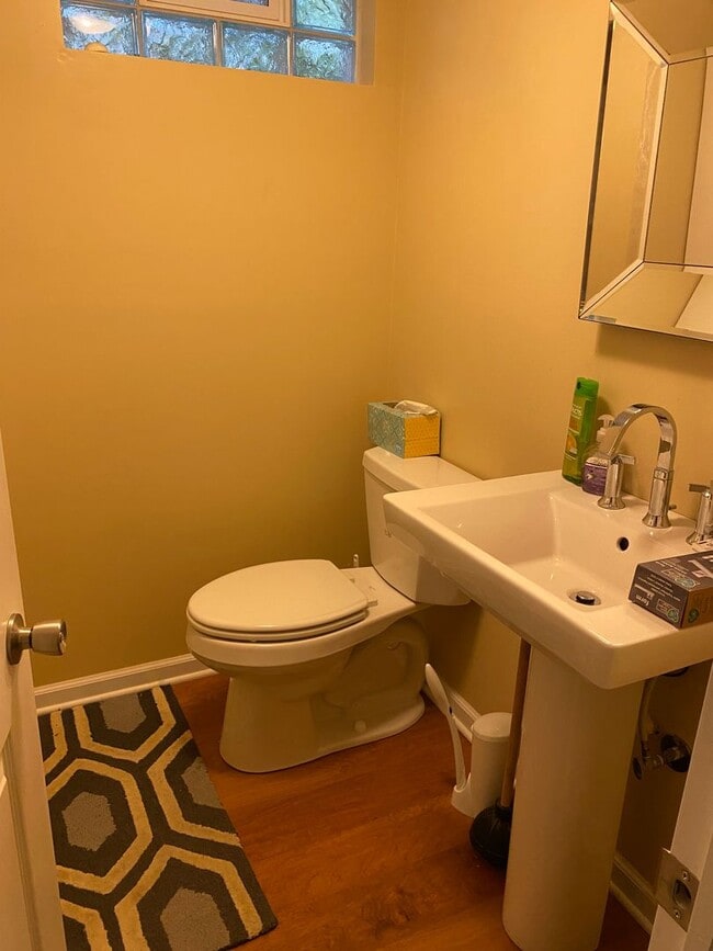 Building Photo - Charming 3 Bedroom, 3 Bathroom Ranch Home ...