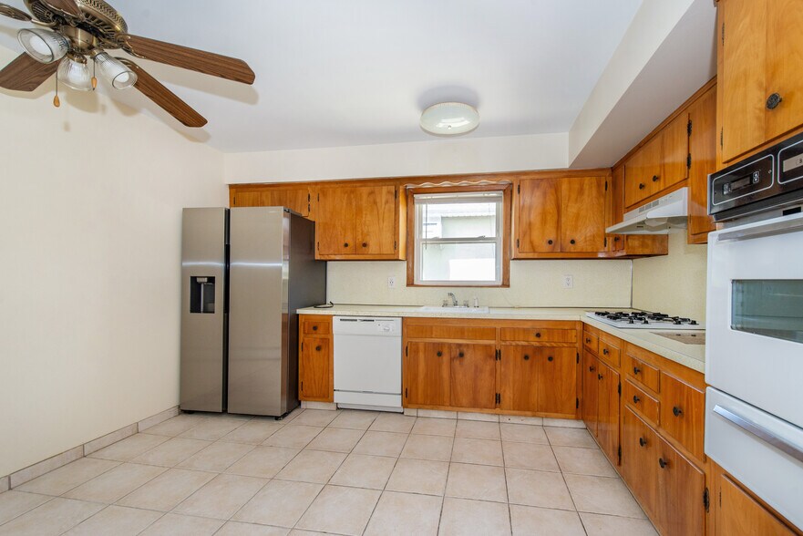 Kitchen - 34 Hilton St