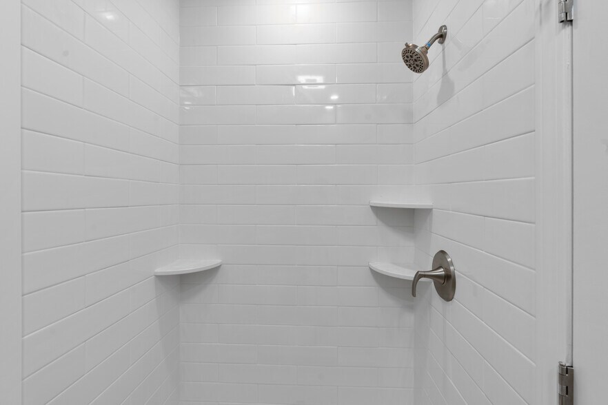 Building Photo - 376 Arnolds Neck Dr