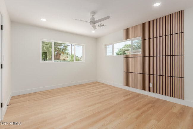 Building Photo - 1311 E 2nd Pl