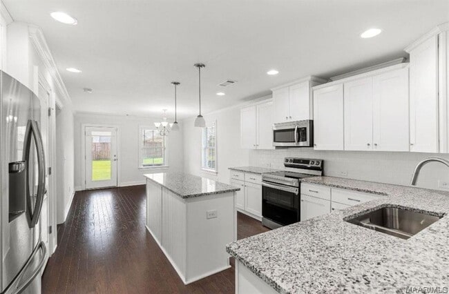 Building Photo - 211 Lee Audis Ln
